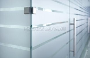 Перегородки из стекла. В ногу со временем. 007831